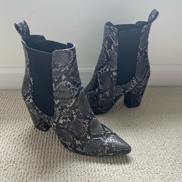 Steve Madden Subtle Snake Embossed
Chelsea Boot (Women) - Picture 3 of 9